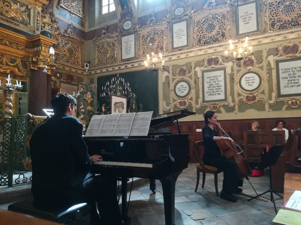 “Musica nel complesso ebraico”